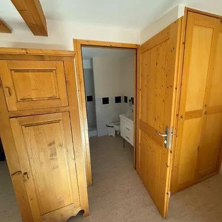 Alpes Montjoie Apartment *