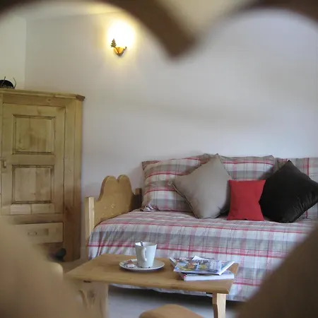 Alpes Montjoie Apartment *