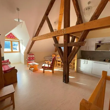 Alpes Montjoie Apartment *