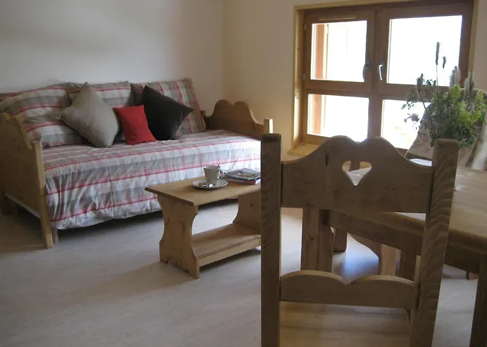 Alpes Montjoie * Faucon-de-Barcelonnette