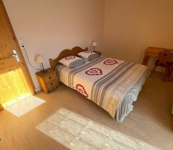 Alpes Montjoie * Faucon-de-Barcelonnette